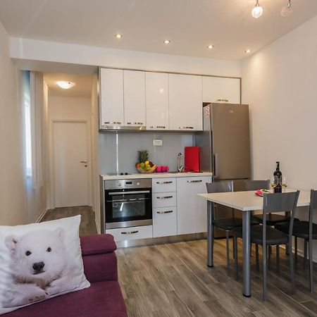 Lovely Apartments Kaštela エクステリア 写真